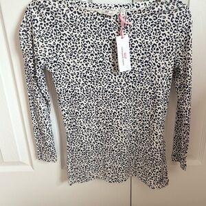 XS New w tags Vineyard Vines Women's Animal Print Shirt